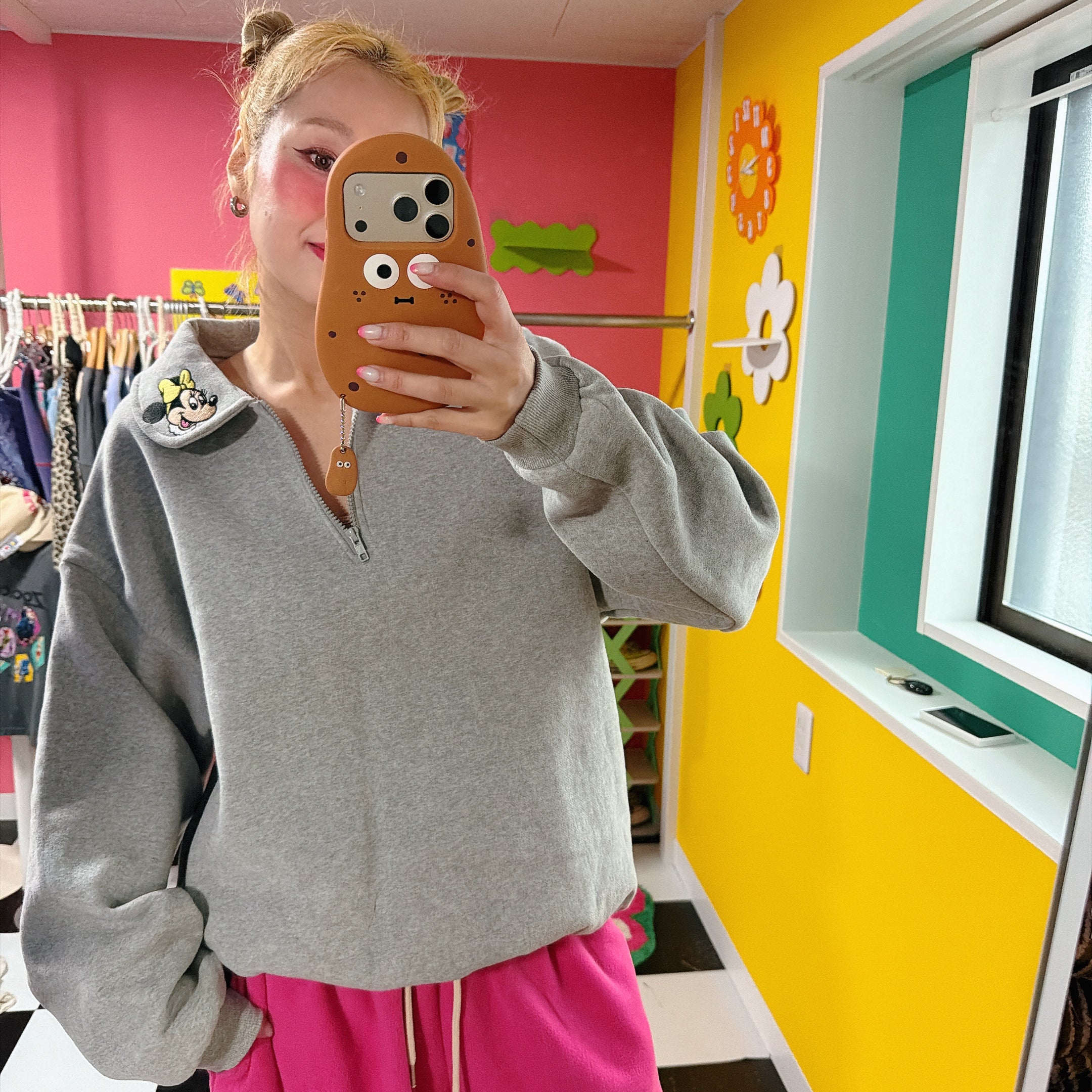 ※予約※2色ディズニー襟刺繍スウェット 2月中の出荷予定