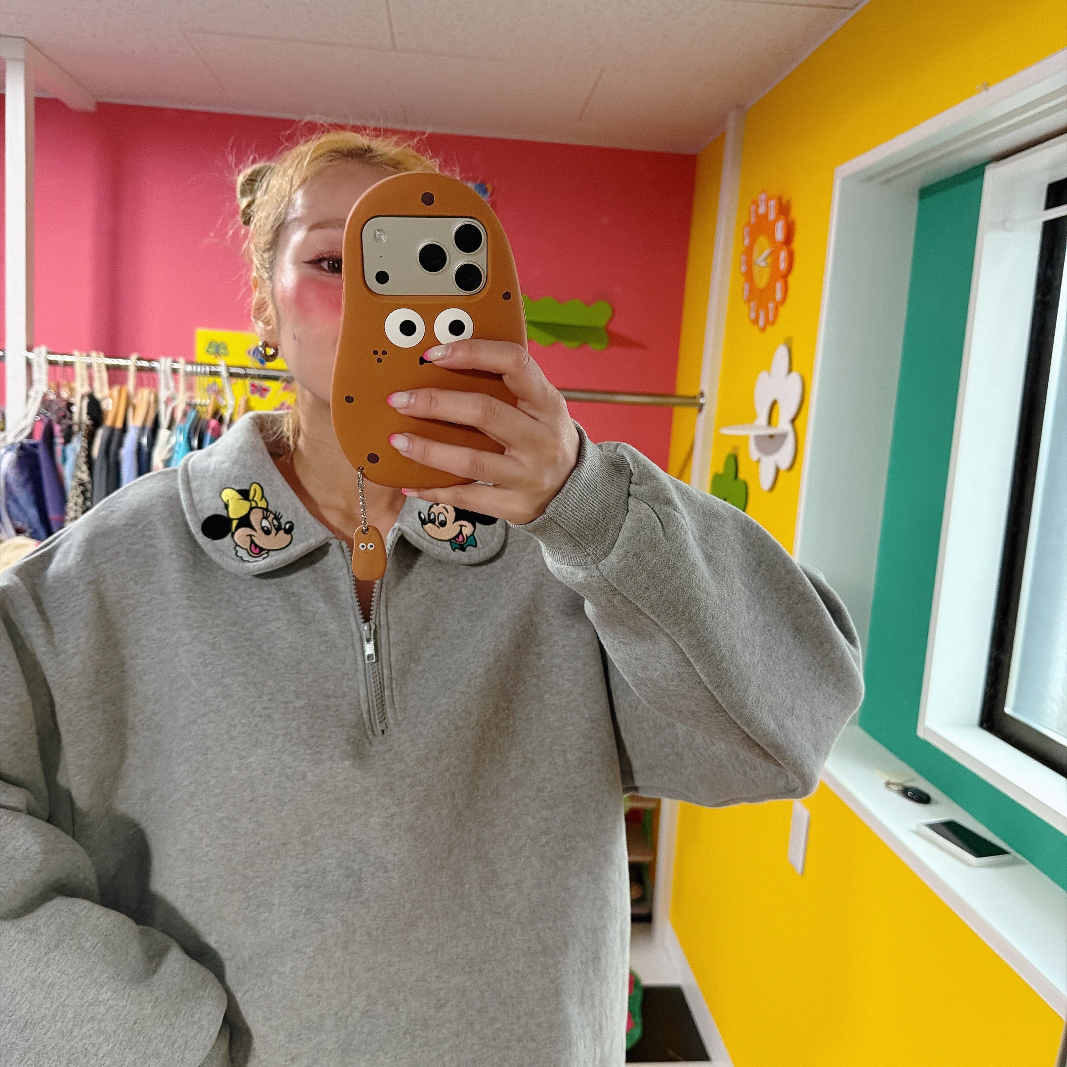 ※予約※2色ディズニー襟刺繍スウェット 2月中の出荷予定