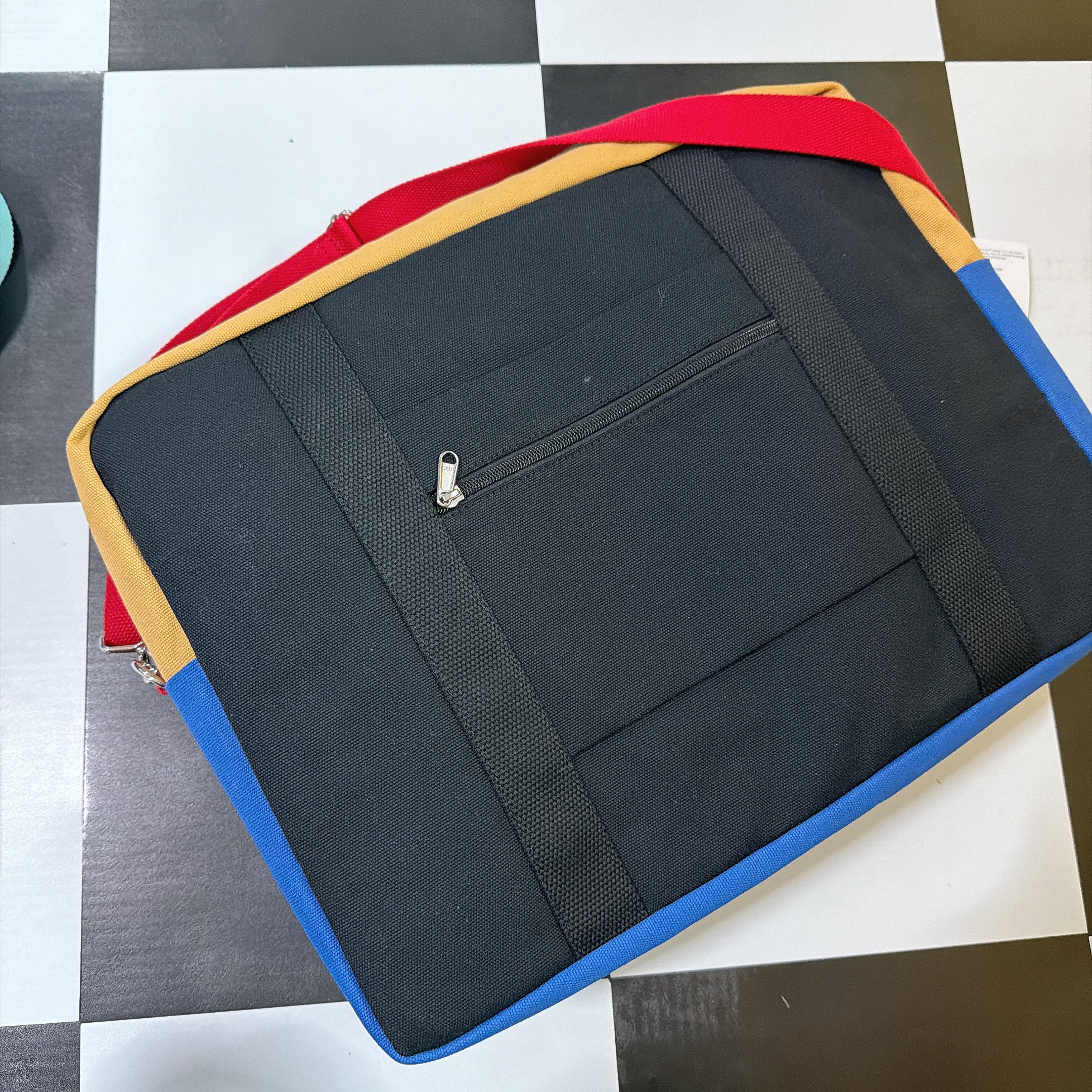 ※予約※2色 ミッキーフェイス トラベルバッグ 2月下旬ごろの出荷予定