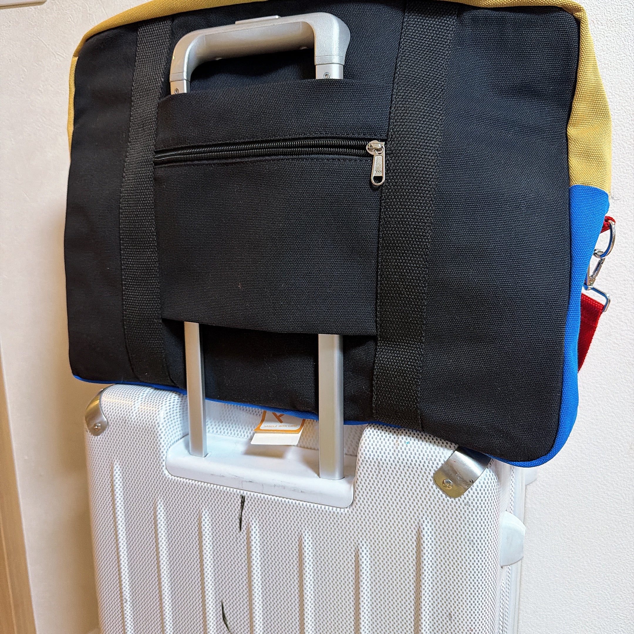 ※予約※2色 ミッキーフェイス トラベルバッグ 2月下旬ごろの出荷予定