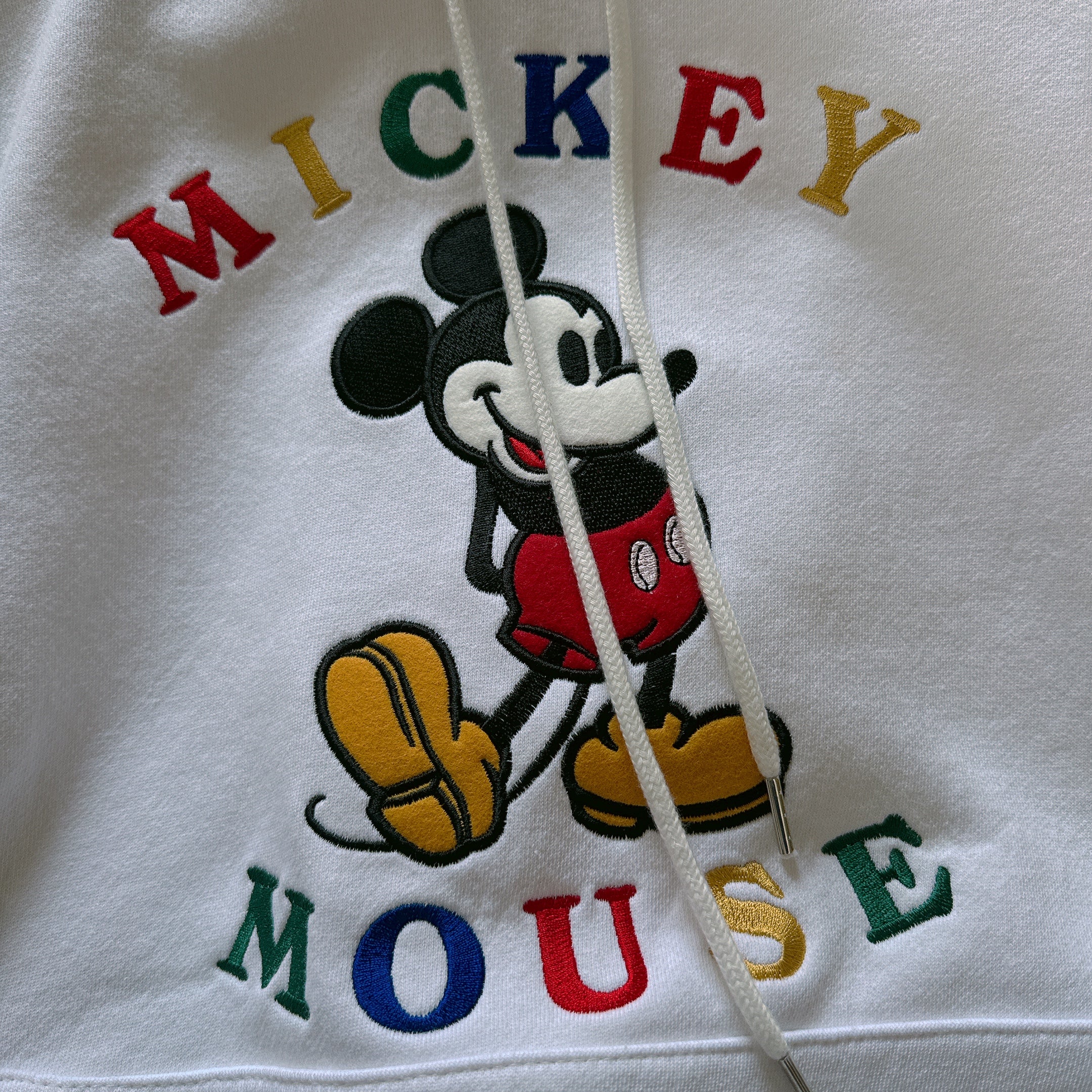 Ready for immediate delivery: 2-color retro Mickey embroidered hoodie