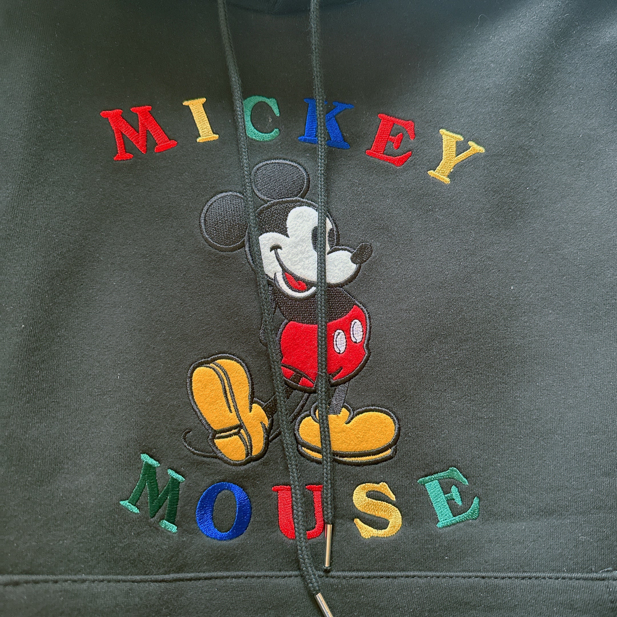 Ready for immediate delivery: 2-color retro Mickey embroidered hoodie