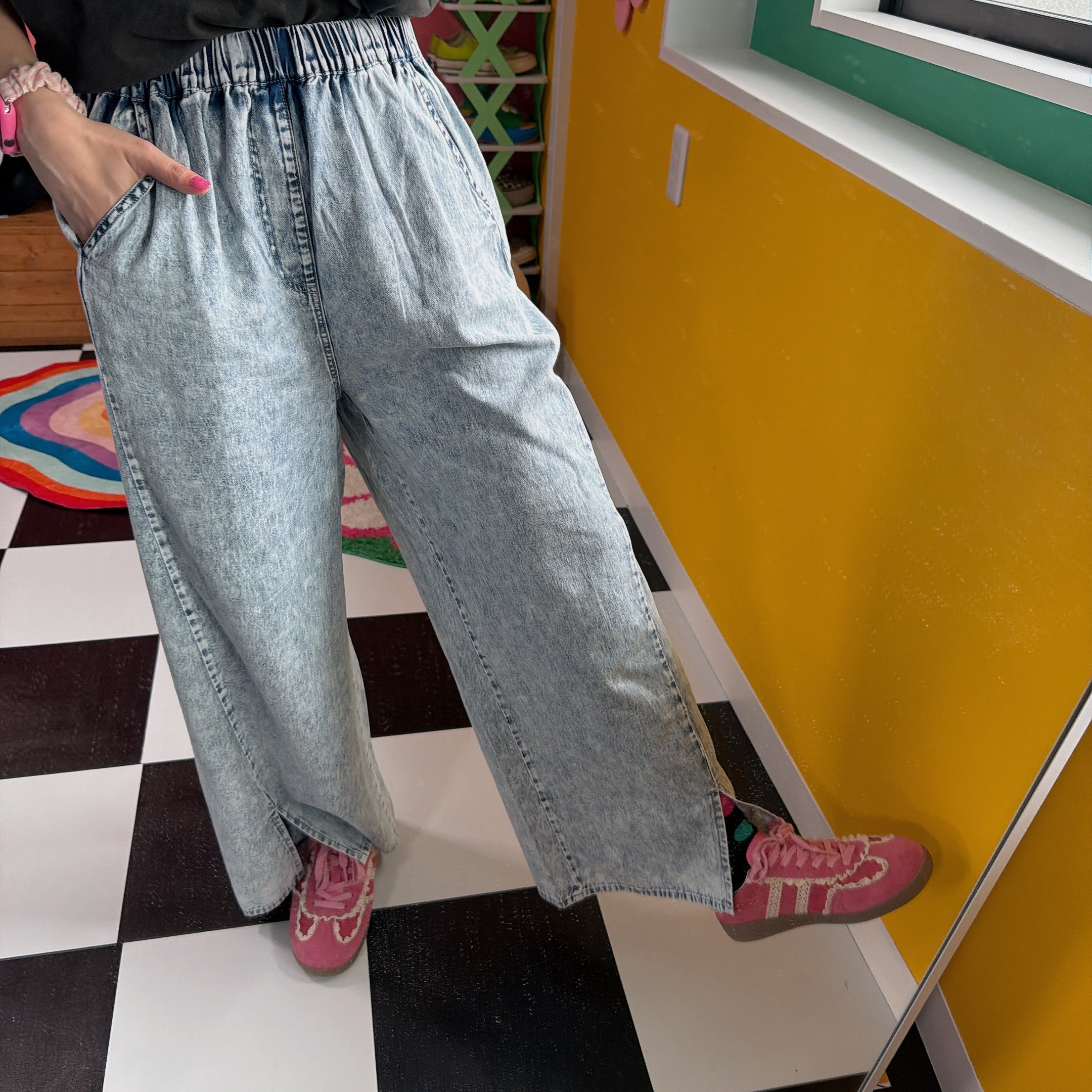 *Reservations with limit* Setup possible Lightweight denim chemical-treated 2-way pants Shipping scheduled for mid-June