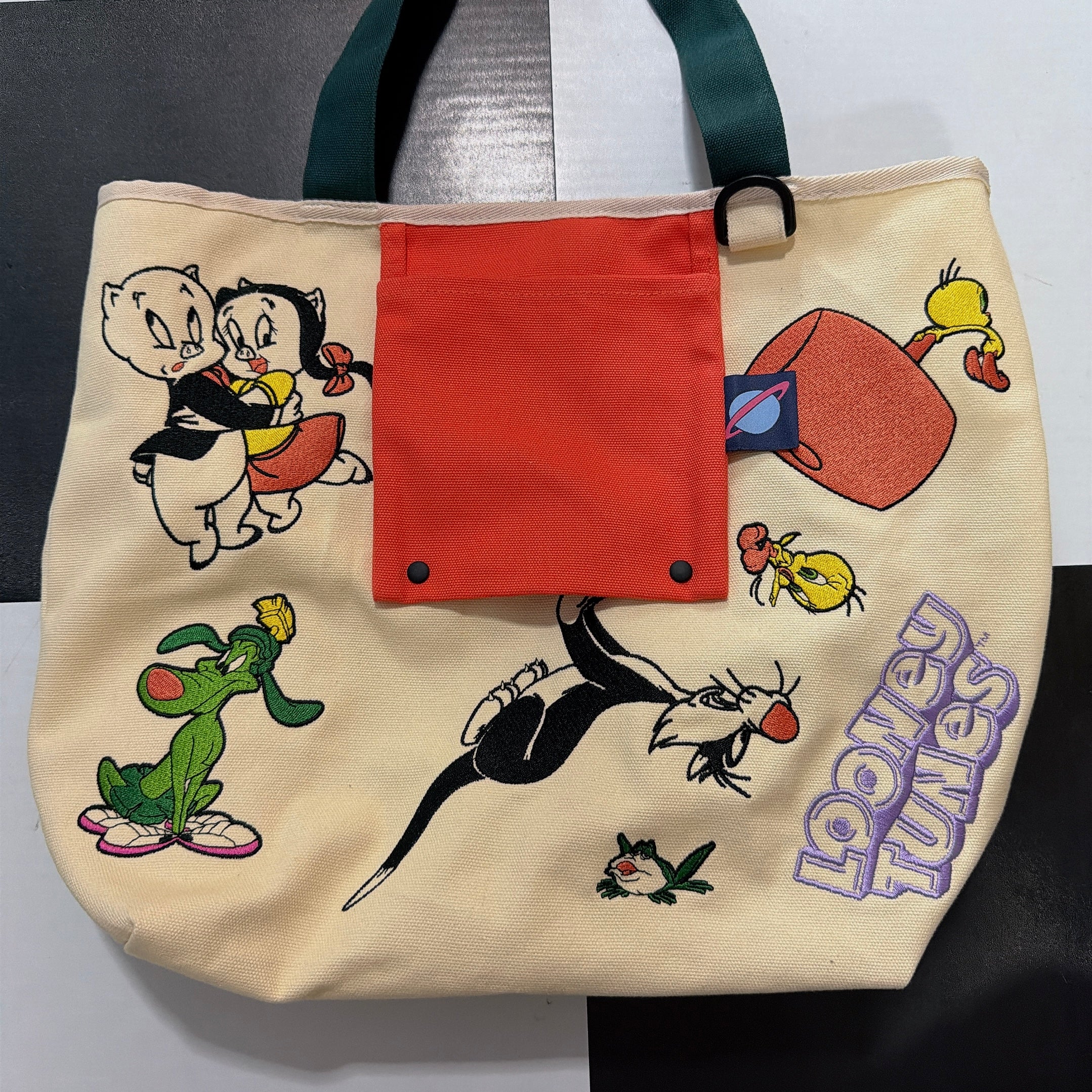 *Pre-order* 8 Types Looney Tunes NOSTALGICA Bi-color Bag - Scheduled for shipment in August