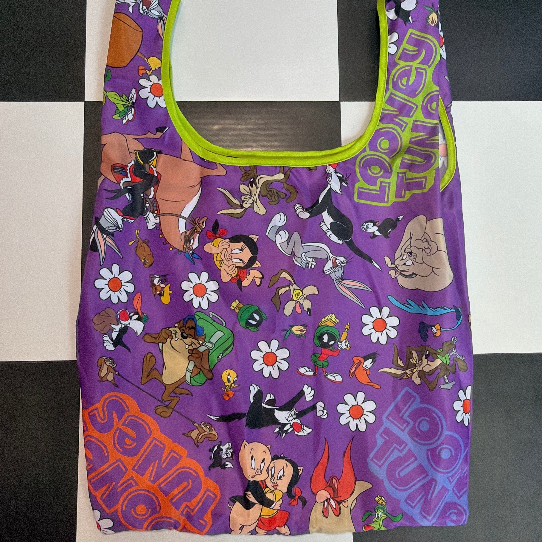 *Pre-order* 8 Types Looney Tunes NOSTALGICA Bi-color Bag - Scheduled for shipment in August