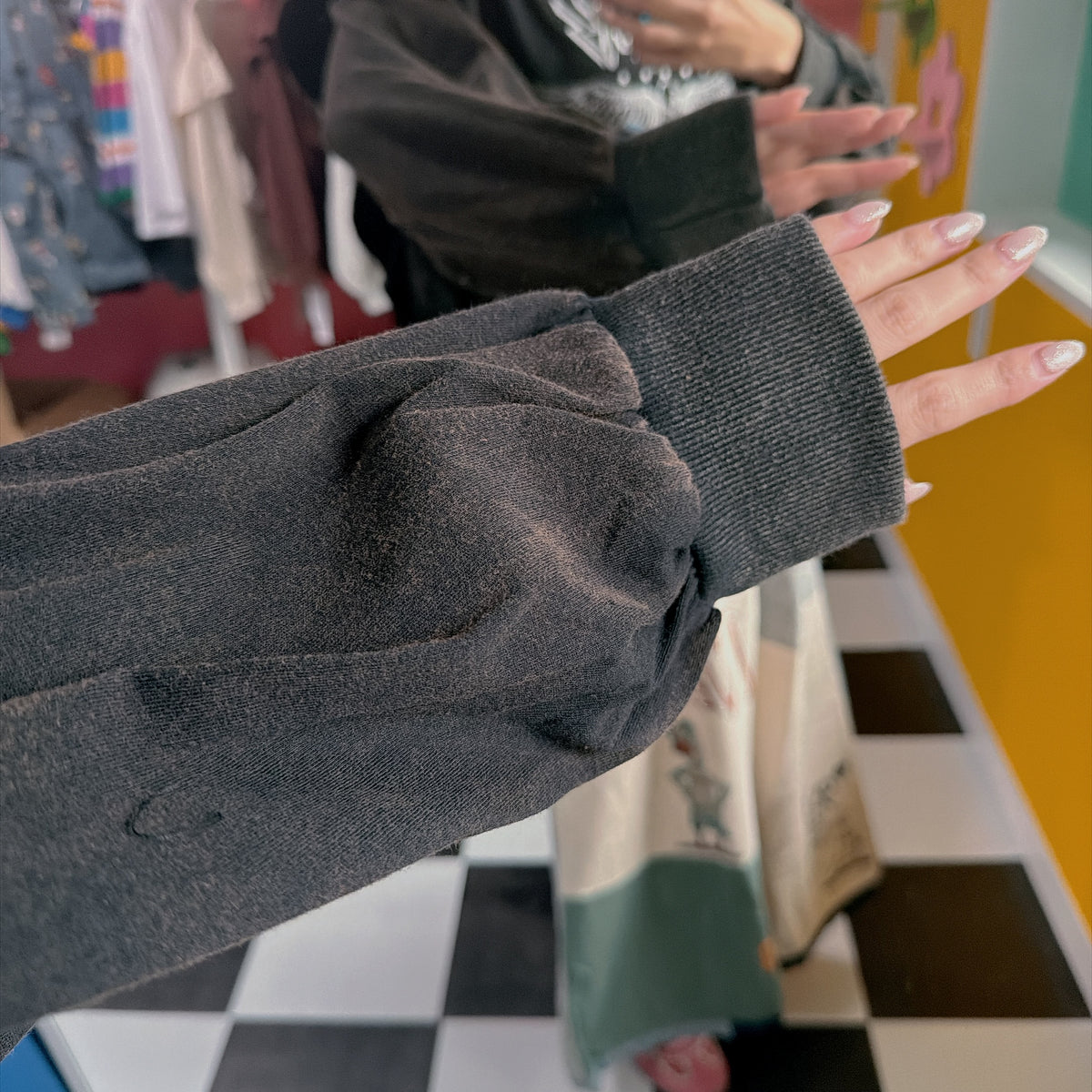 ※予約※ 3色 イーグルプリント ROCKSロゴ フリルロンT 納期目安は商品ページに記載