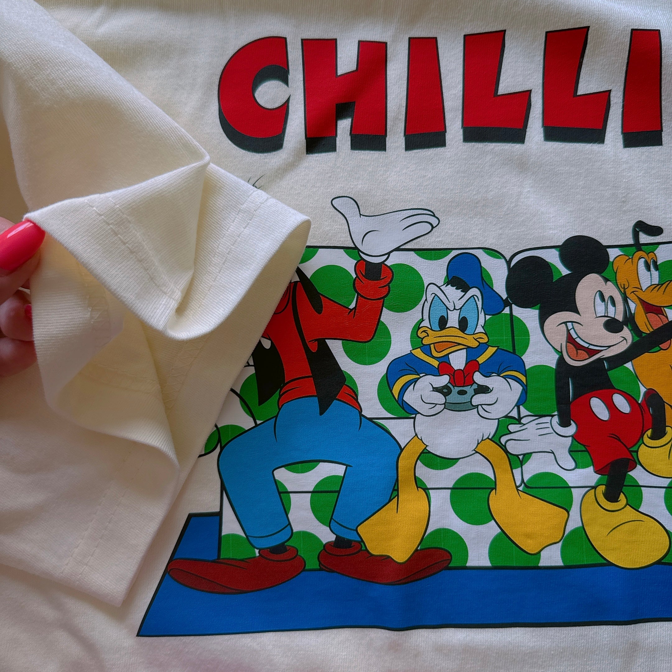 即納 2色 ミッキーフレンズCHILLIN' TEE